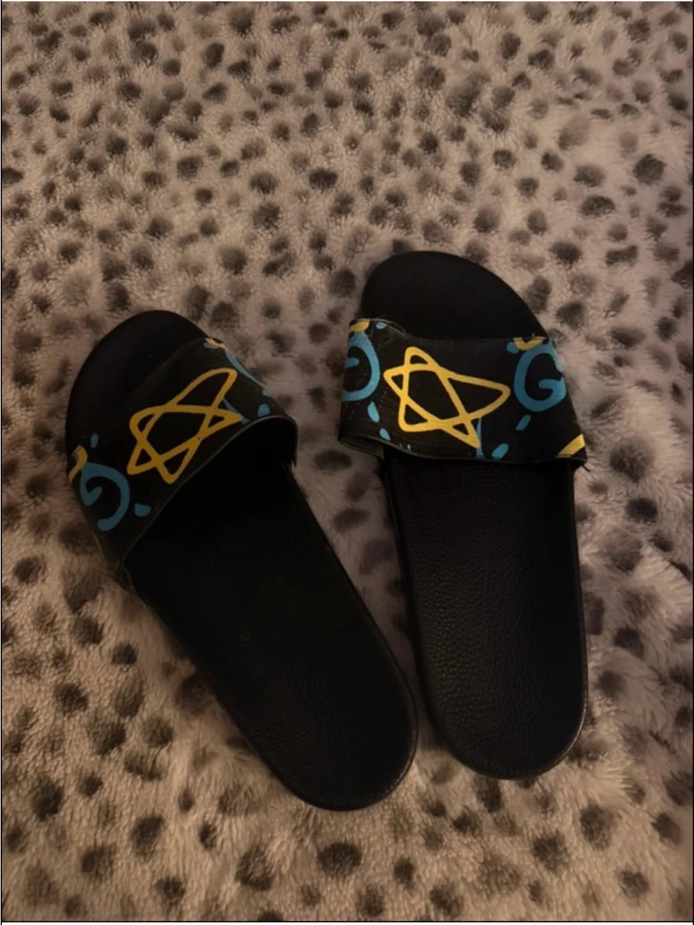 Men’s Black Slide Sandals with Yellow & Blue Star Print